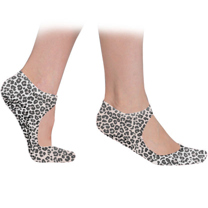 Jessica Simpson Yoga Sock with Non-Slip Grip - Cheetah